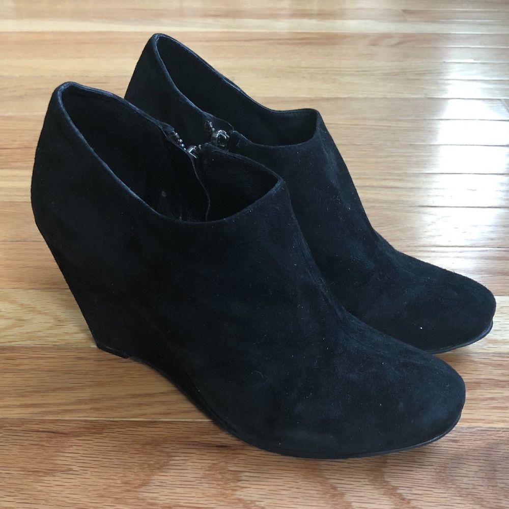 Vince Camuto Black Suede Wedge Booties - Sz 8